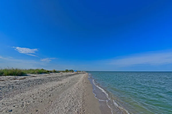 Ουκρανία Primorsk 2020 Αζοφική Παραλία Στη Dorozhnik Θέρετρο Μπανγκαλόου Ξαπλώστρες — Φωτογραφία Αρχείου