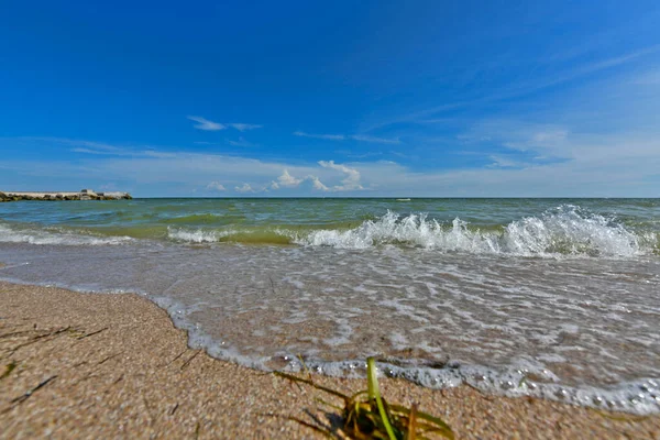 Paesaggi Della Spiaggia Sabbiosa Del Mar Azov Piccole Baie Frangiflutti — Foto Stock