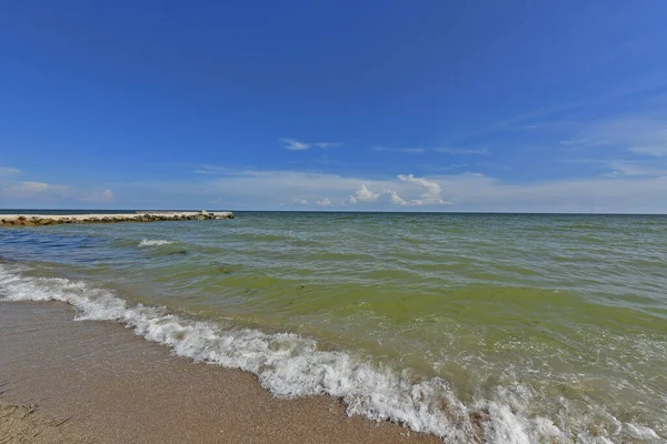 Paesaggi Della Spiaggia Sabbiosa Del Mar Azov Piccole Baie Frangiflutti — Foto Stock