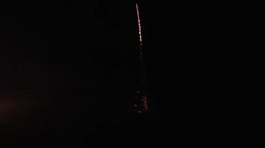 Yeni yılda havai fişekler, havai fişekler ve havai fişekler atılacak..