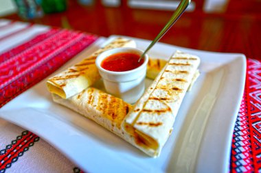 Ana yemekten önce bir aperatif, şeften bir iltifat..