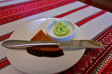 Ana yemekten önce bir aperatif, şeften bir iltifat..