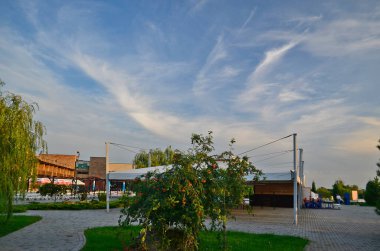 Güzel nehir manzaraları, nehirde gün batımları.