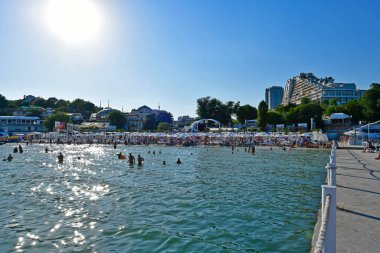 Ukrayna, Odessa 07 / 29 / 2020. Arcadia Sahili - Odessa, Ukrayna 'nın en ünlü plajı. Arcadia bölgesinde yer almaktadır..