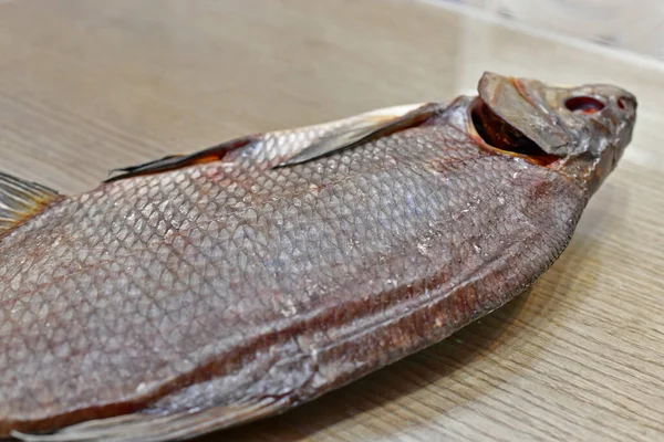 Evren, lezzetli çipura balığı. Harika bir bira..