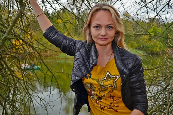 Beautiful Young Adult Woman Autumn Forest River — Stock Photo, Image