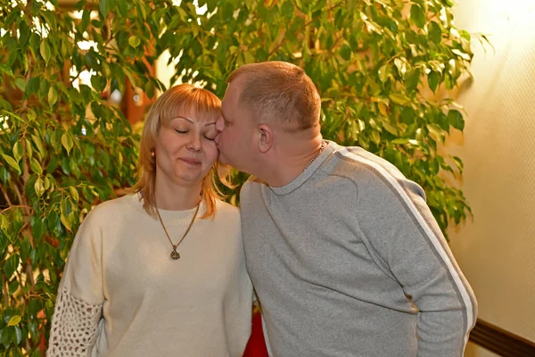 Die Familie Feiert Geburtstag Einem Restaurant — Stockfoto