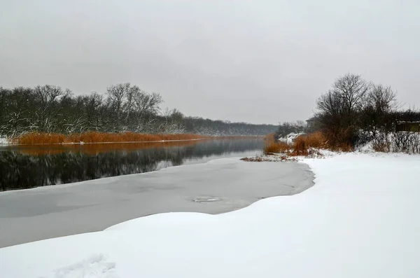 Waldflüsse Schöne Winterliche Schneelandschaft — Stockfoto