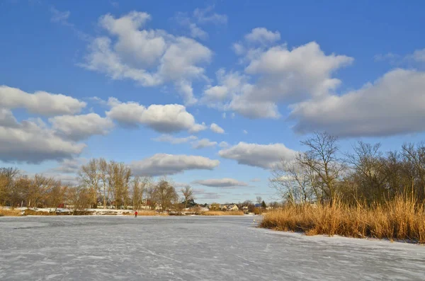 Hermoso Río Cubierto Hielo Dentro Ciudad — Foto de Stock