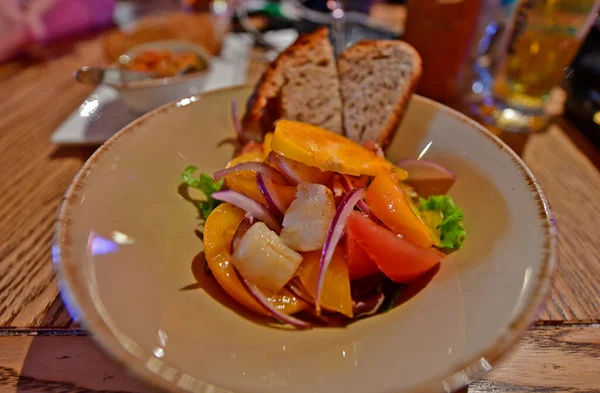 Délicieuse Salade Aux Pétoncles Frits Pétoncle Est Produit Savoureux Sain — Photo
