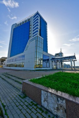 Ukrayna, Odessa 05 / 25 / 2021. Odessa limanı, Karadeniz 'in kuzeybatı kıyısında, Odessa Körfezi' nin güneybatısında, uluslararası öneme sahip büyük bir ticari limandır.. 