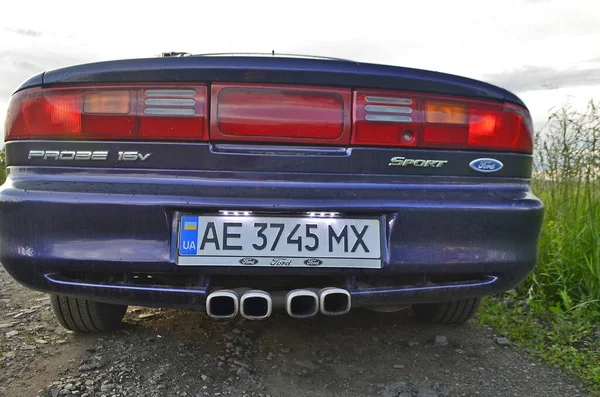 Ucrânia Novomoskovsk 2021 Carro Esportivo Bonito Restaurado Ford Probe Lavado — Fotografia de Stock