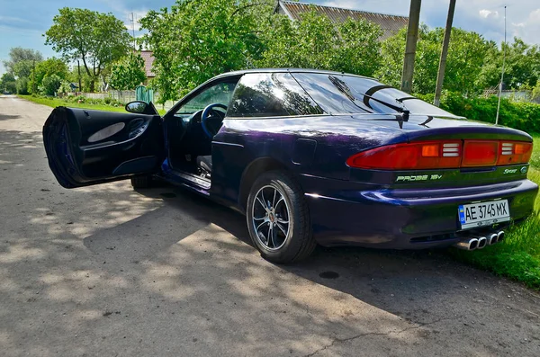 Украина Новомосковск 2021 Восстановленный Красивый Спортивный Автомобиль Ford Probe Стирают — стоковое фото