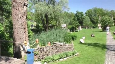 Poltava bölgesi, Poltava şehri, Ukrayna 06 / 22 / 2020. Ukrayna 'nın Opishnya' daki Ulusal Müze-Çömlek Rezervi, Ukrayna 'nın çömlek mirasını korumak ve popülerleştirmek isteyen bir araştırma, kültür ve eğitim kurumudur..