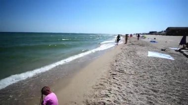 Zatoka, Odessa Oblastı, Ukrayna, 8 Ekim 2020. Dinlenme merkezleri ve deniz plajı. Zatoka, Ukrayna 'nın Odessa Oblastı' nın Bilhorod-Dnistrovskyi ilçesindeki Karolino-Bugazka birleşik toprak topluluğunda şehir tipi bir yerleşim yeridir..