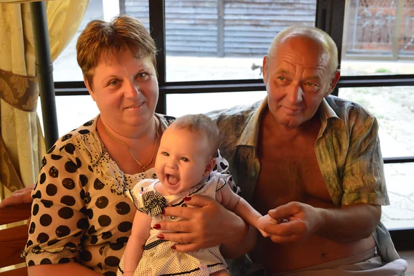 Eine glückliche Familie — Stockfoto