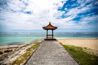 Kumsalda dua için güzel bir yer 