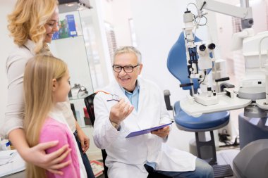 Doktor onun hasta ile konuşmak