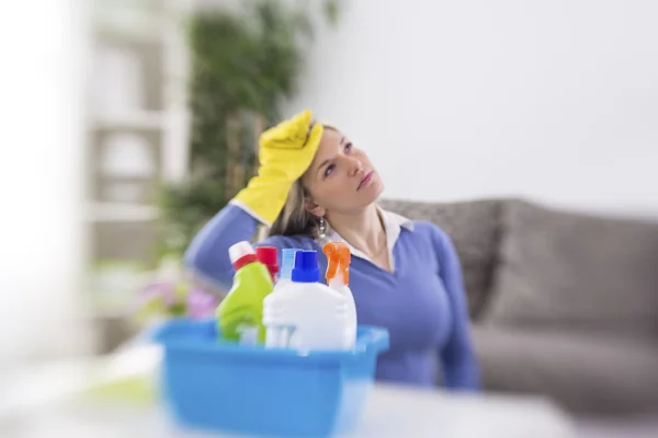 Il lavoratore dal servizio di pulizia è stanco — Foto Stock