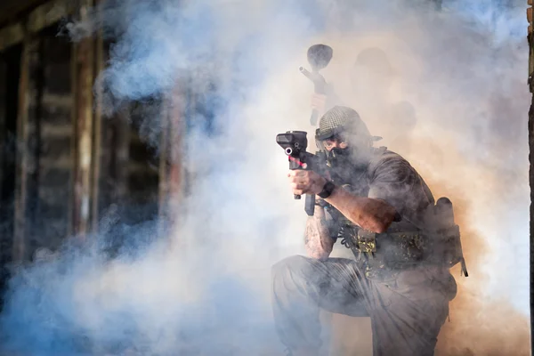 Paintball players in action — Stock Photo, Image