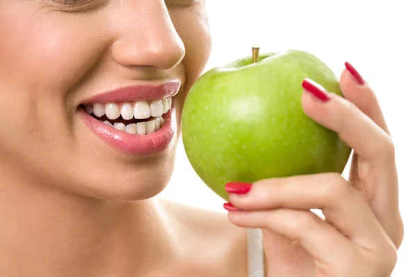 Healthy smile with white teeth — 图库照片