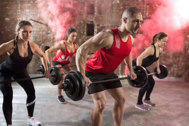 kaslı insanların vücut geliştiriciler egzersiz tors