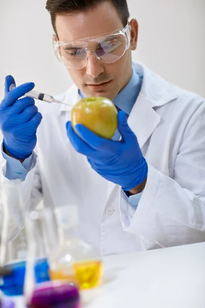 Teste de alimentos no laboratório — Fotografia de Stock