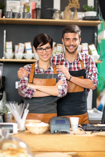 Casal dono da loja de café — Fotografia de Stock