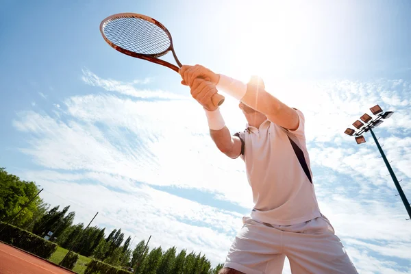 Sportman op Tennisbaan — Stockfoto