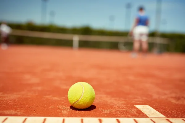 Close up van gele tennisbal — Stockfoto