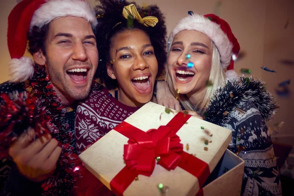 Group Friends Having New Year Party Together Home — Stock Photo, Image