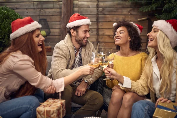 Deux Couples Détroit Lesbienne Fêter Nouvel Ensemble Porter Des Chapeaux — Photo