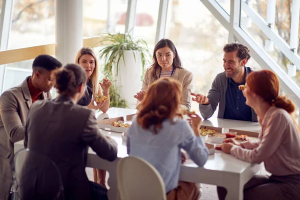 Employees Having Good Time Lunch Break Company Canteen Cheerful Atmosphere — Stock Photo, Image