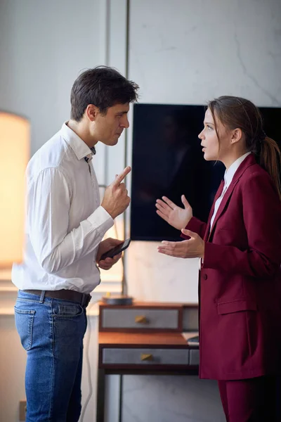 Jeunes Partenaires Préparant Une Réunion Affaires Ensemble Concept Style Vie — Photo