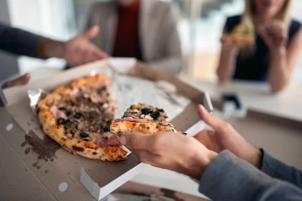 Pizza Menu Hoje Uma Pausa Cantina Empresa Ambiente Agradável Pessoas — Fotografia de Stock