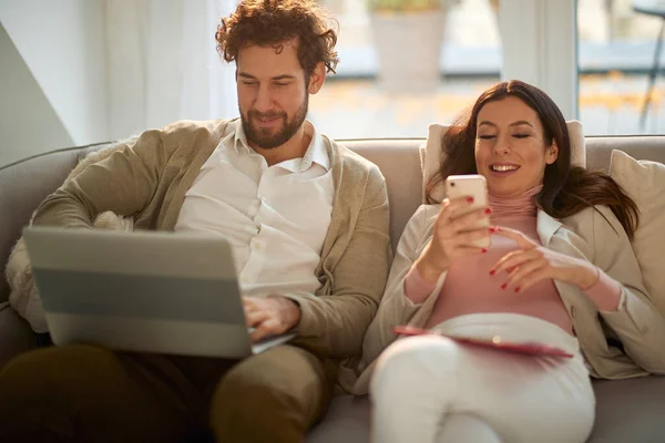 Jeune Beau Couple Affaires Ayant Rendez Vous Dans Une Atmosphère — Photo