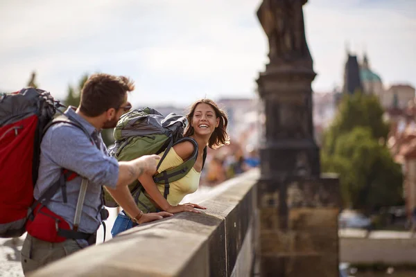 Turistický Pár Praze Cestovní Životní Styl — Stock fotografie