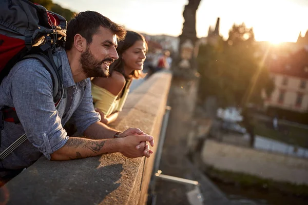 Casal Turístico Passeios Turísticos Praga Estilo Vida Viajante — Fotografia de Stock