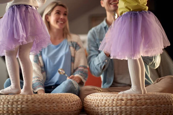 Mom Dad Drumming Furniture While Little Daughters Dancing Cheerful Atmosphere — Stock Photo, Image
