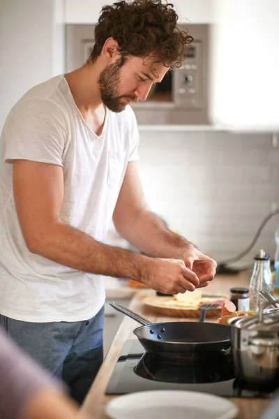 Caucasian Beardy Guy Curly Hair Making Breakfast — Stock Photo, Image