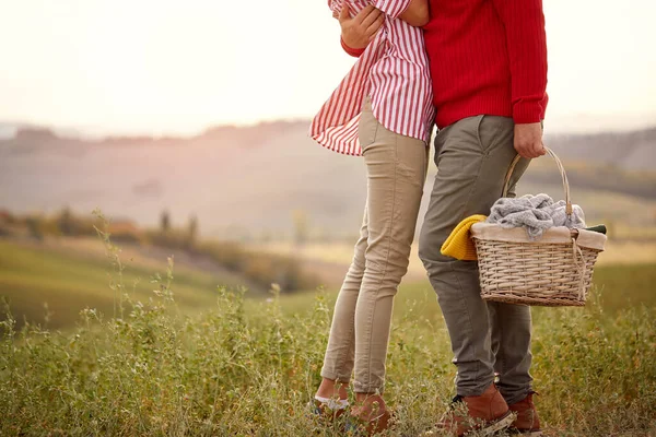 Young Couple Hug Meadow While Going Picnic Beautiful Sunny Day — Stock Photo, Image