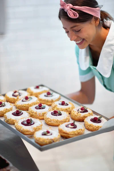 Lovely Small Business Owner Passionate Her Product Donuts — Stock Photo, Image