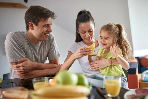 Young Family Good Mood Breakfast Cheerful Atmosphere Home Family Together — Stock Photo, Image