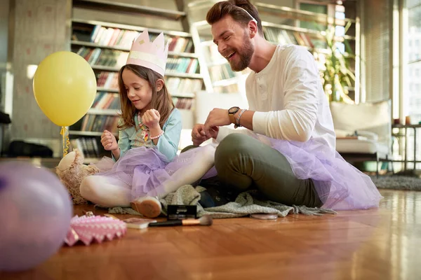 Young Father His Little Daughter Spending Quality Time Together While — Stock Photo, Image