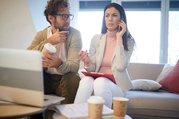 Business Woman Talking Her Cell Phone Looking Confused Worried Her — Stok fotoğraf