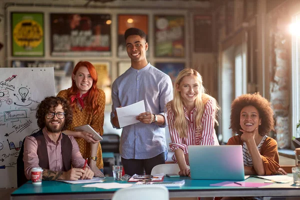 Young Creative Colleagues Posing Photo While Working Project Pleasant Amtosphere — Foto de Stock