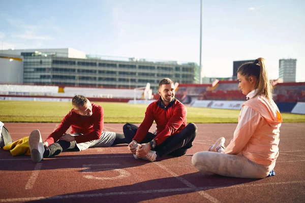 Sport Ungdomar Sportkläder Stretching Före Träning — Stockfoto