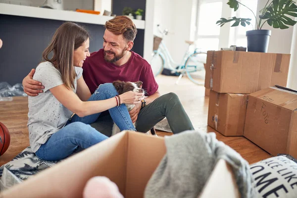 Happy Couple Having Break Moving New House Dog — Stock Photo, Image