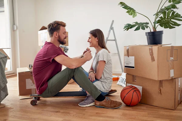 Couple New Home Happy Man Woman Key New Home — Stock Photo, Image