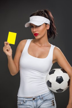 Bir futbol topu ile seksi kız 